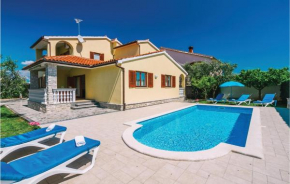 Beautiful Home In Fazana